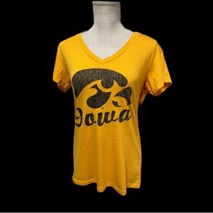 COLOSSEUM IOWA HAWKEYES V-neck T-Shirt Size XL